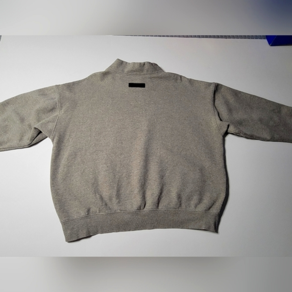 Essentials Fear of God mock neck sweatshirt EUC - Picture 6 of 10